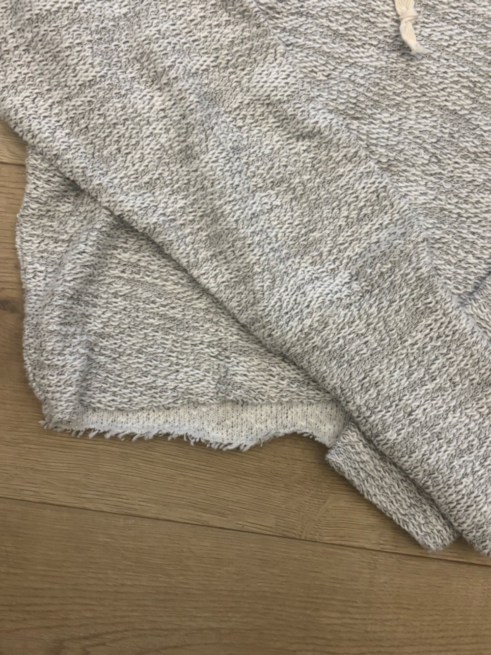 Brandy Melville Heather Gray Knit Cropped Hoodie Cut Off Shirt NWT - Picture 4 of 8